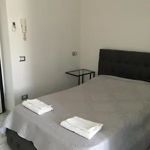https://studio-triboniano.italymilanhotels.net