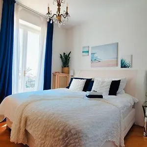 blu-apartment-in-historical-hunbury.hotelitalianriviera.com/