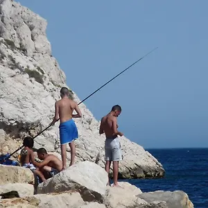 https://cabanon-du-pcheur-parc-national-des-calanques.fr-provencehotel.com